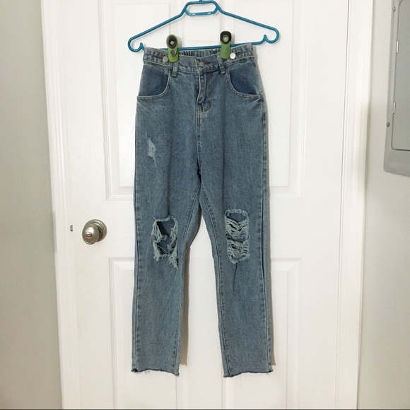 SOLD❗️Korean Boyfriend ripped jeans - Picture 1 of 5